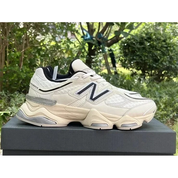 New Balance Fresh Foam 900 Sail/Black Sneakers