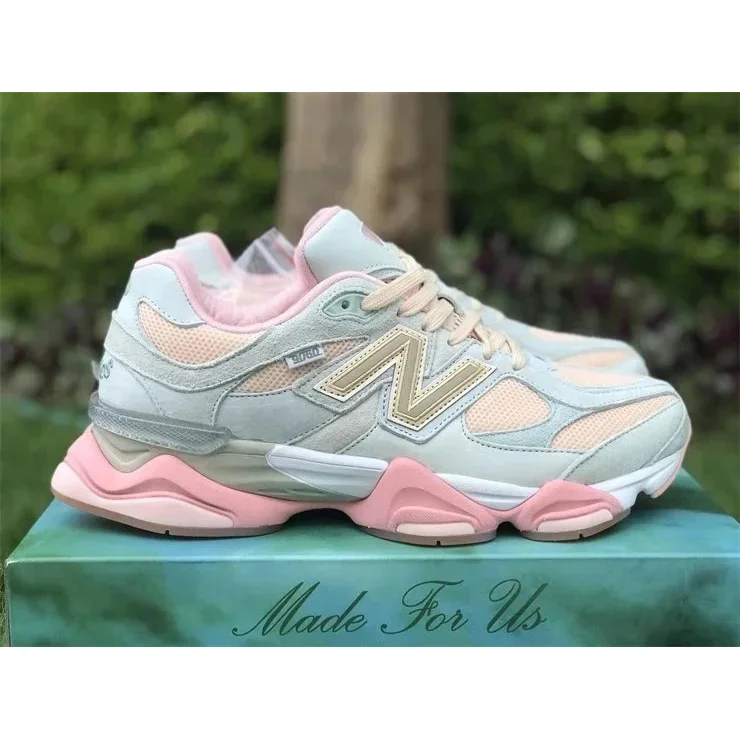 New Balance 900 Pastel Pink & Grey Sneakers