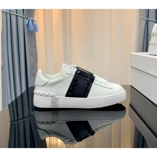 Valentino Rockstud White/Black Sneakers