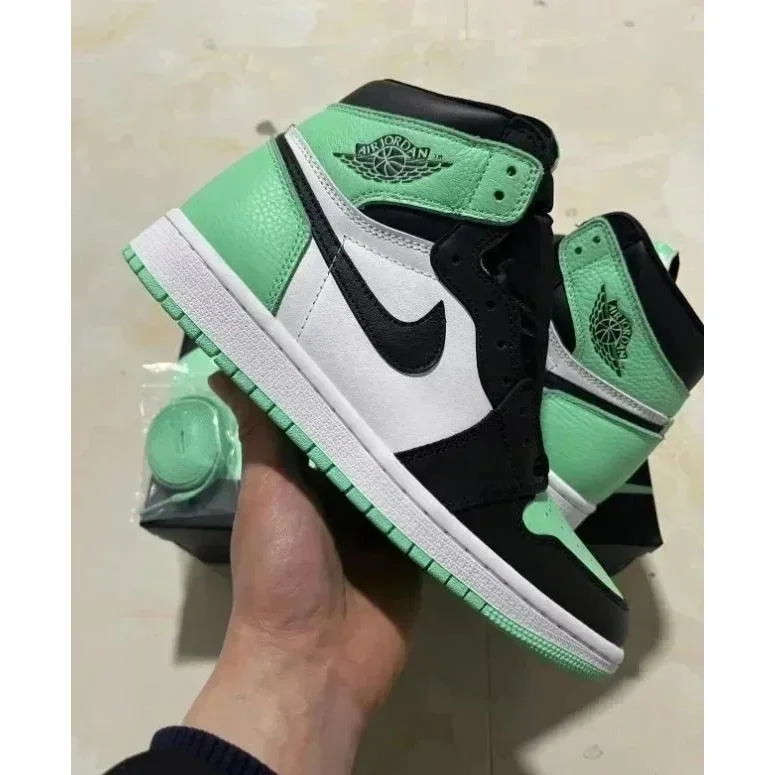 Nike Air Jordan 1 High Sail/University Green Sneakers