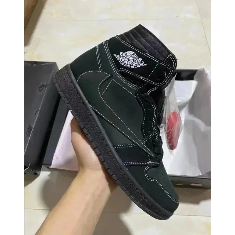 Nike Air Jordan 1 High Triple Black Sneakers