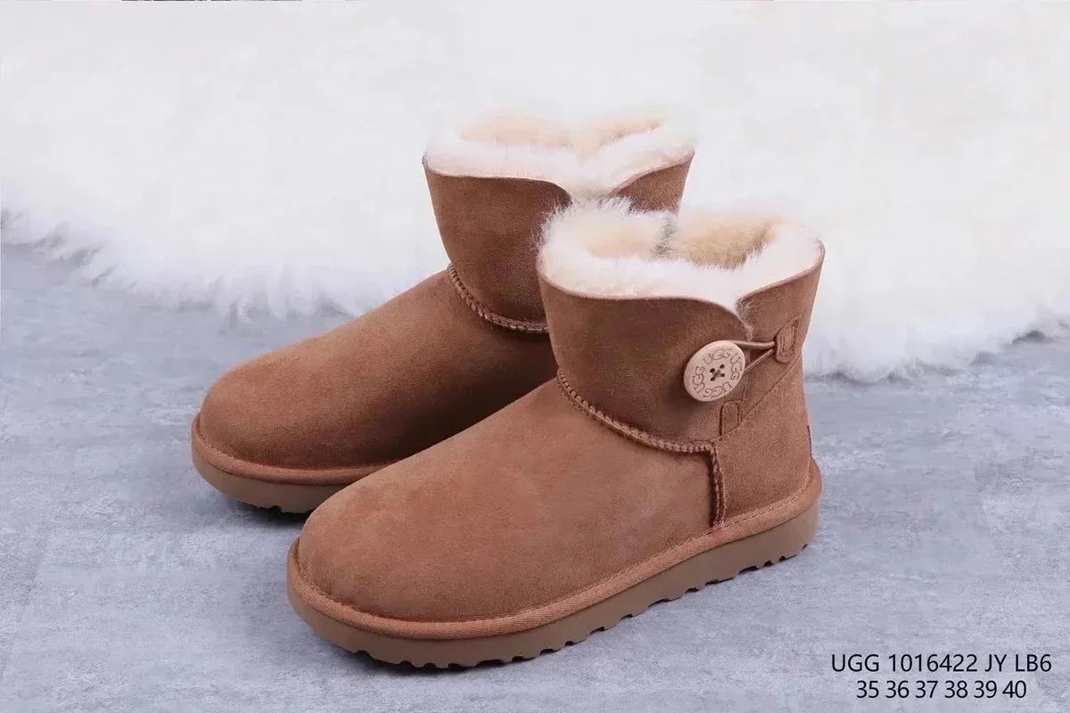 UGG Classic Short Chestnut Boots
