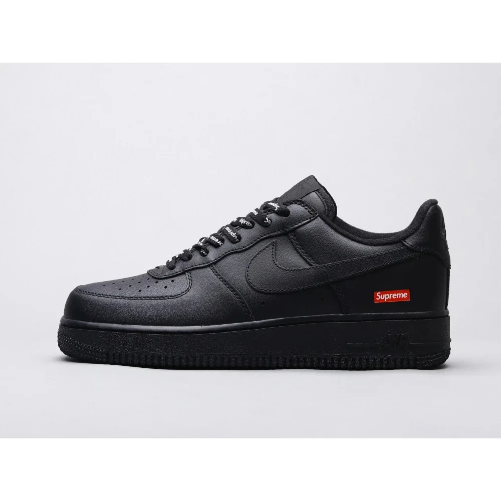 Nike Air Force 1 Supreme Triple Black Sneakers