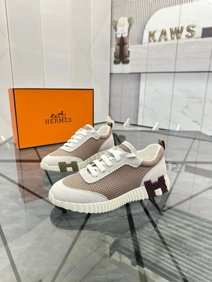Hermès Tabi Sneakers Beige/White