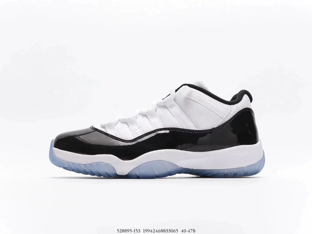 Nike Air Jordan 11 Low '07 Black/White Sneakers