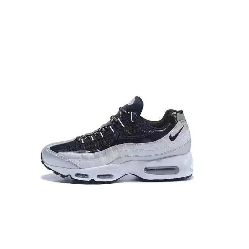 Nike Air Max 95 Triple Black Sneakers