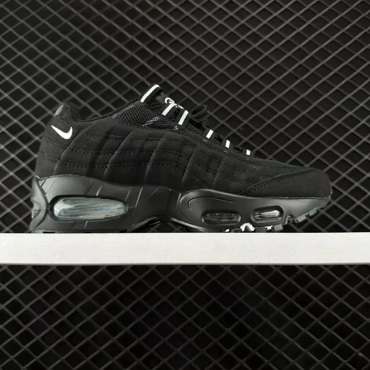 Nike Air Max 95 Triple Black Sneakers