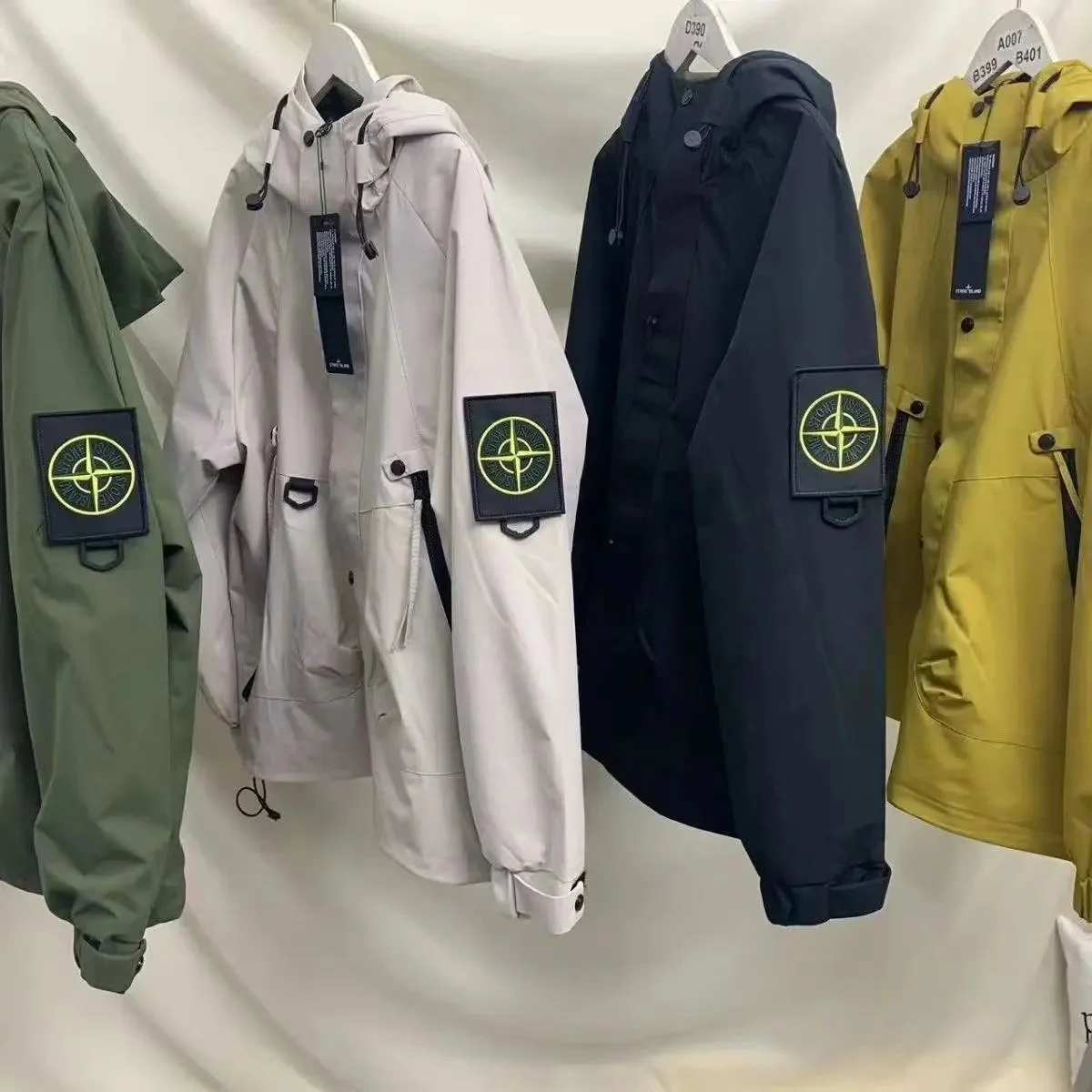 Stone Island 68-15姜黄色外套