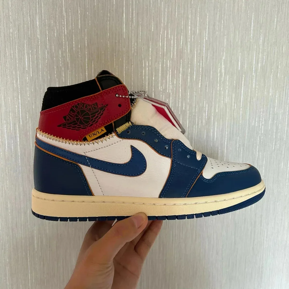 Nike Air Jordan 1 'UN/LA' High Version Sneakers