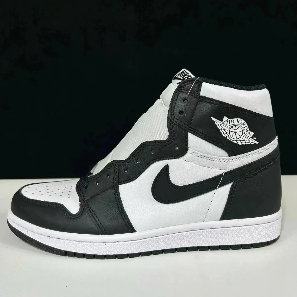 Nike Air Jordan 1 Black/White Sneakers