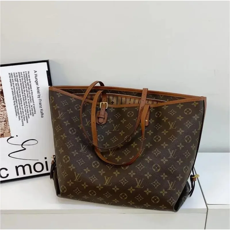 Louis Vuitton Neverfull Monogram Tote Bag