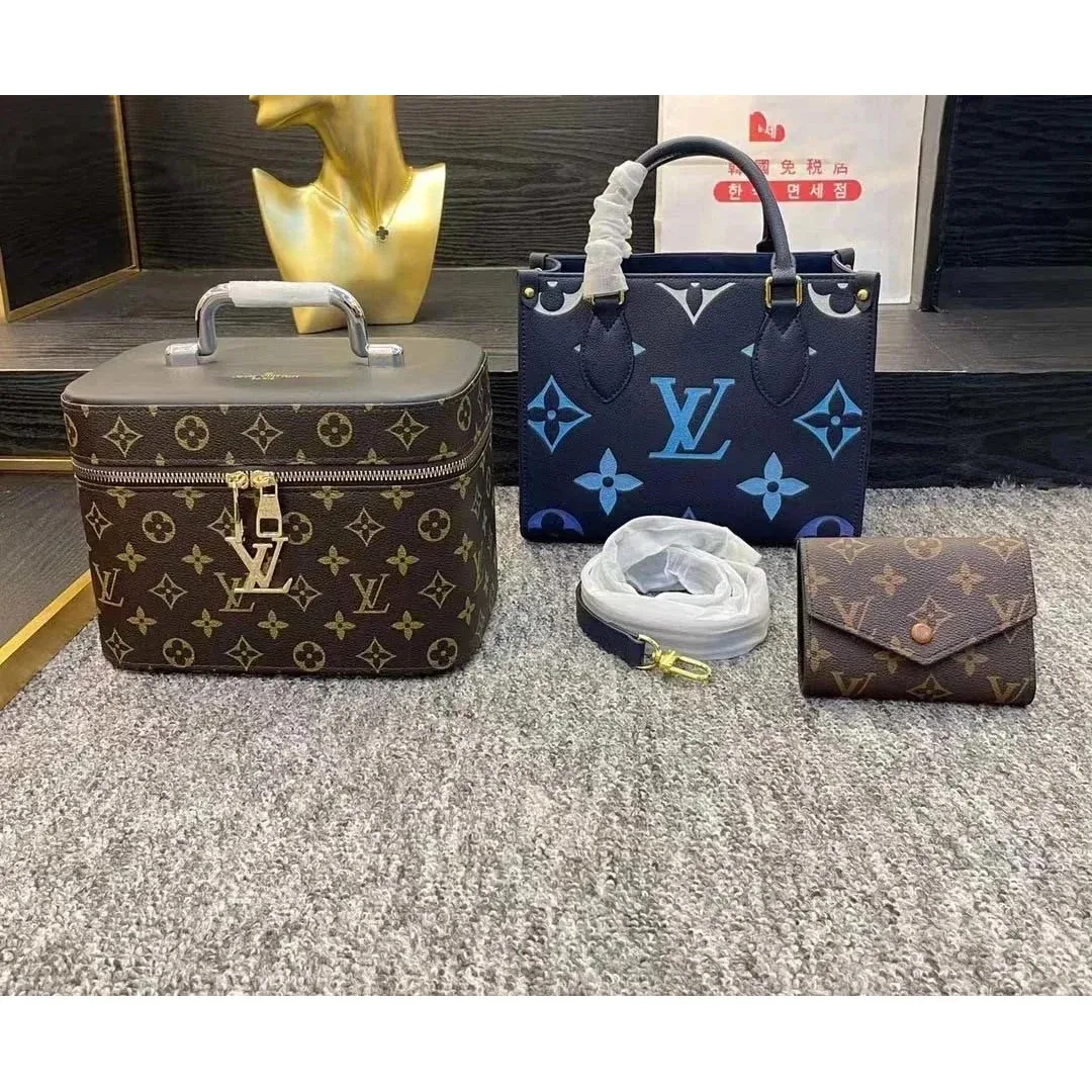 Louis Vuitton Neverfull Monogram Tote Bag