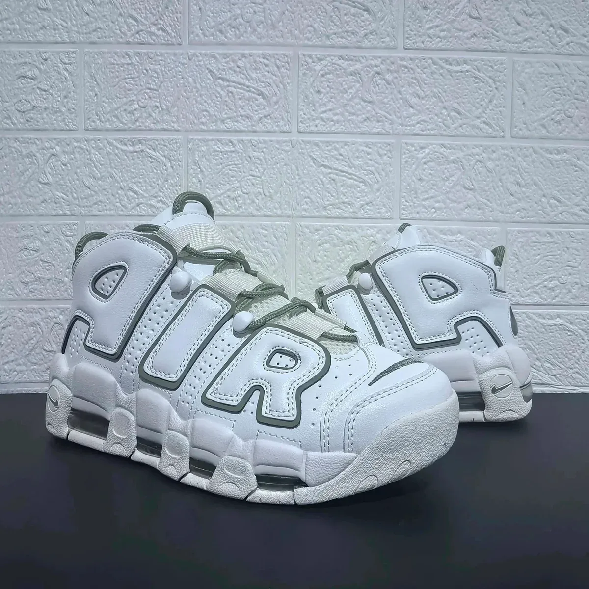 Nike Air More Uptempo White/Grey Sneakers