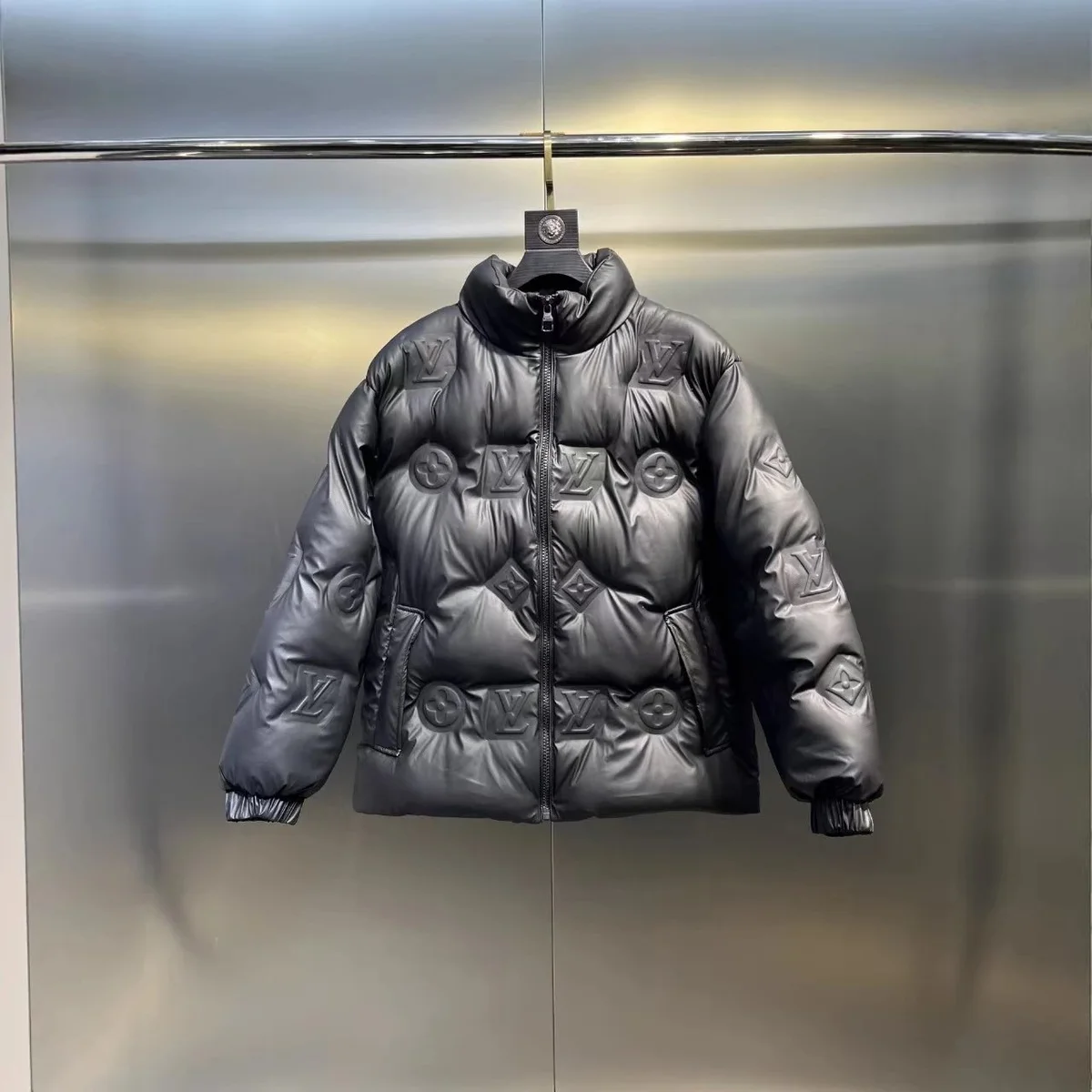Louis Vuitton LV High-Quality Puffer Jacket (White Duck Down 85%) Black