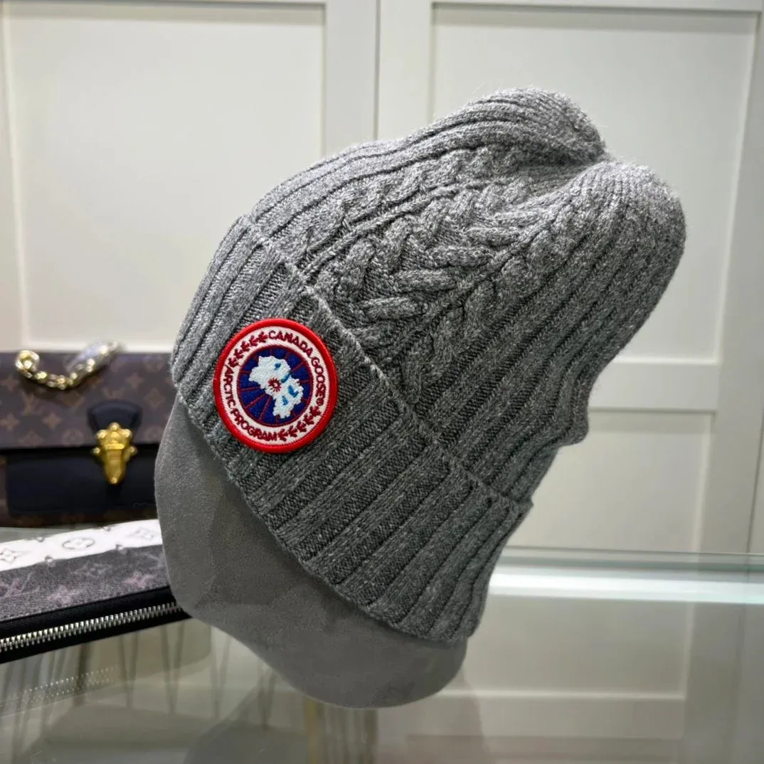 Canada Goose Arctic Program Beanie 31深灰 Headwear