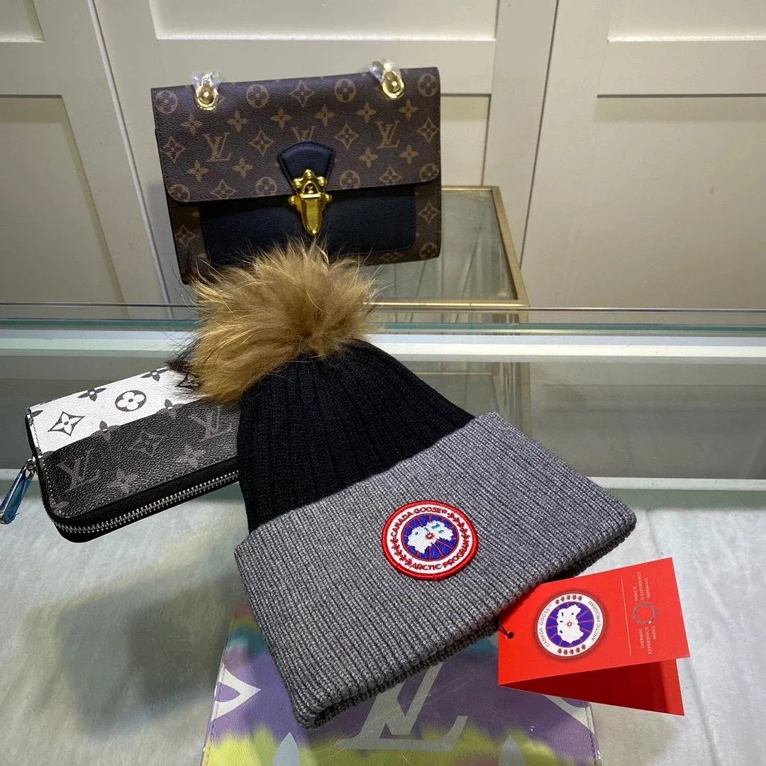 Canada Goose Arctic Program Black/Grey Beanie