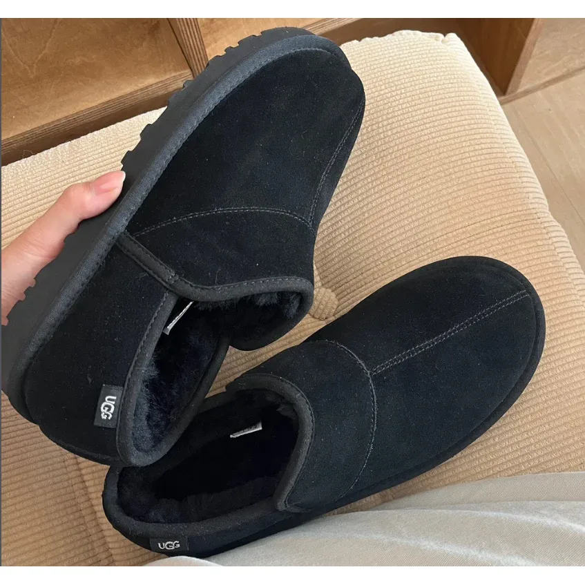 UGG Classic Short Black Slippers