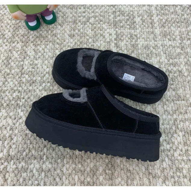UGG Classic Short Black Slippers