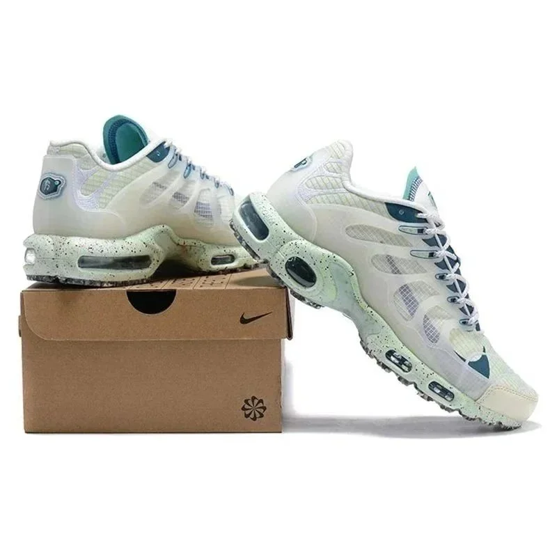 Nike Air Max Plus Sail/University Red Sneakers