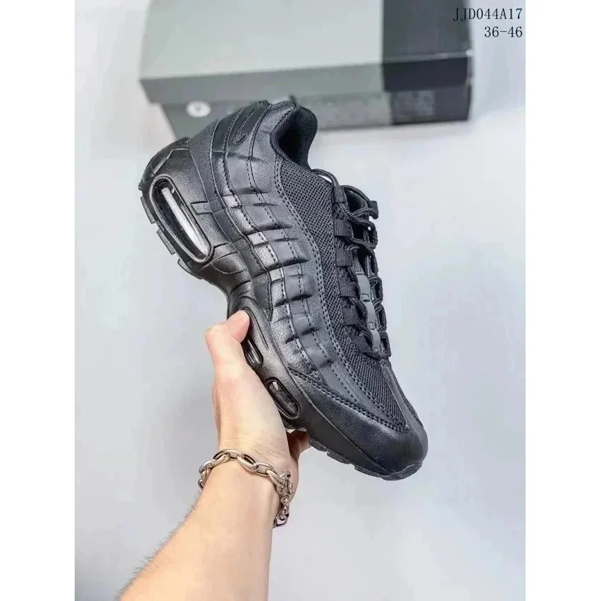 Nike Air Max 95 Triple Black Sneakers
