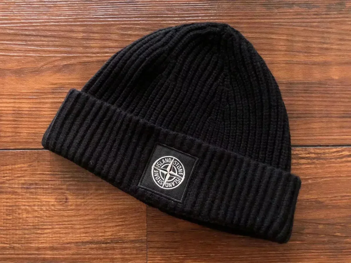 Stone Island 68-15 Black Beanie
