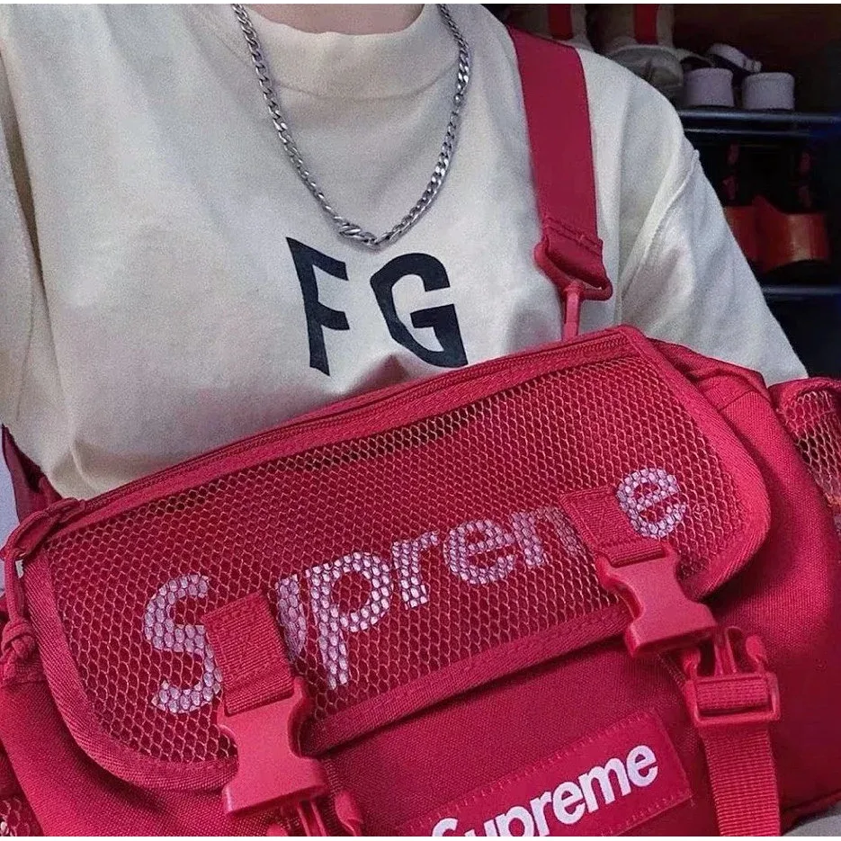 Supreme Supreme x The North Face Red Mesh Bag