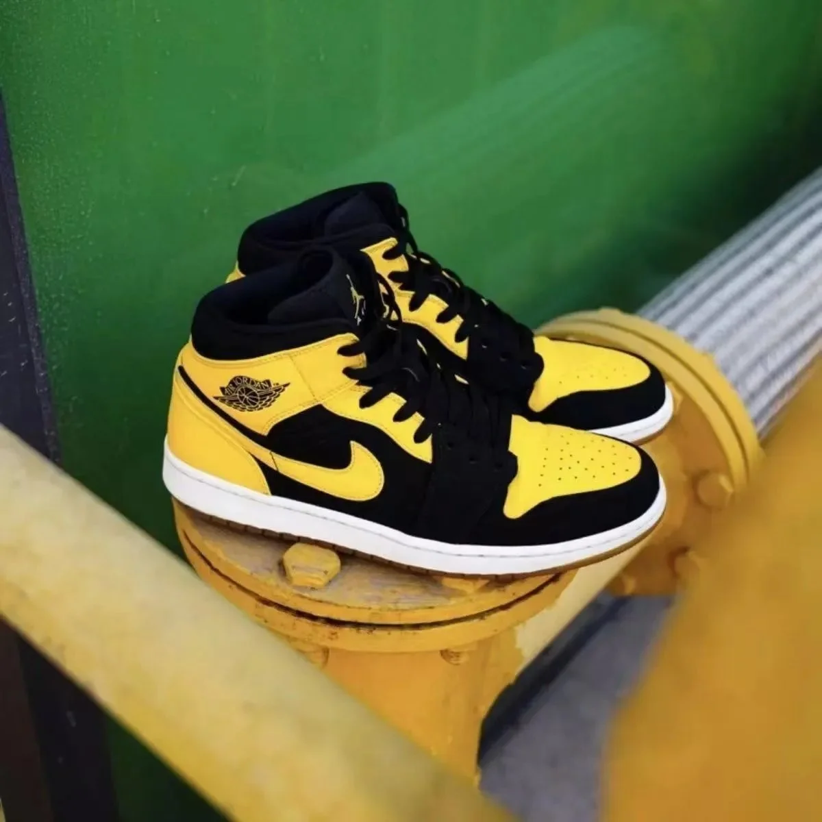 Nike Air Jordan 1 Mid Sail/Yellow Black Sneakers