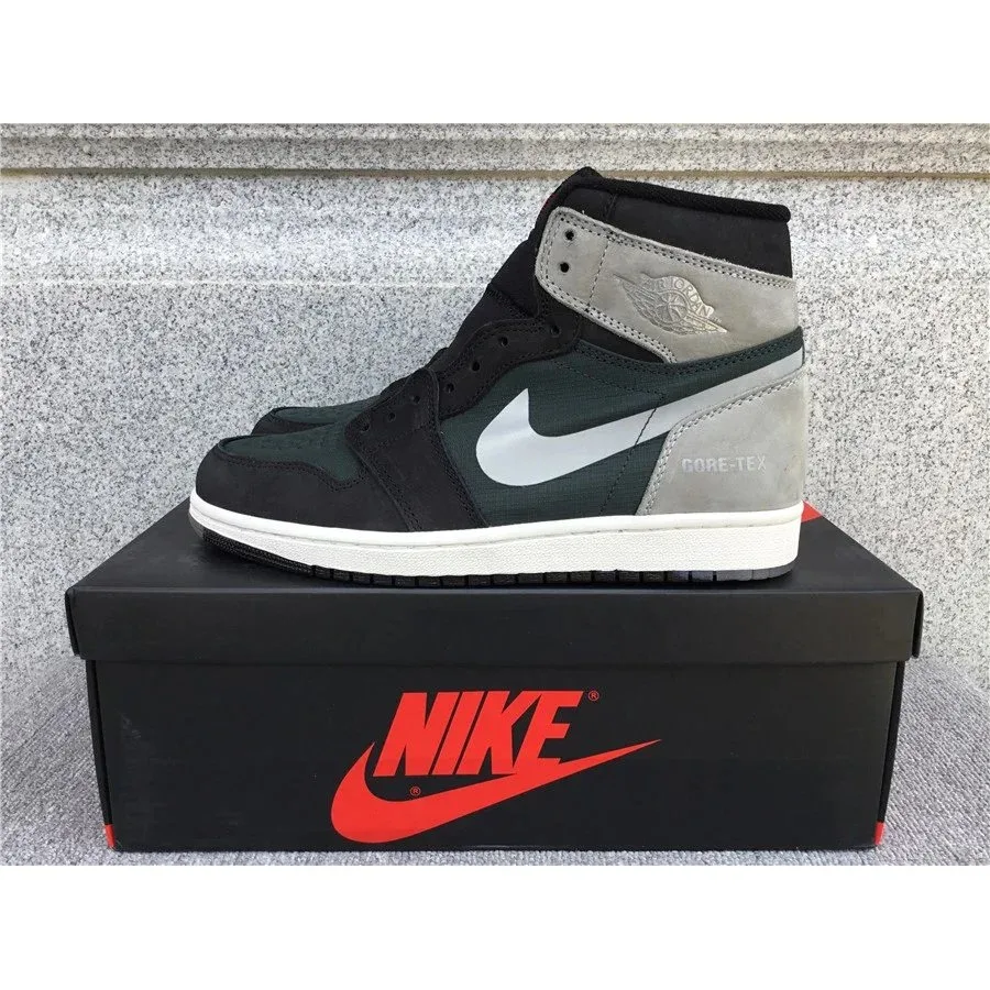 Nike Air Jordan 1 GORE-TEX Black/Green Sneakers