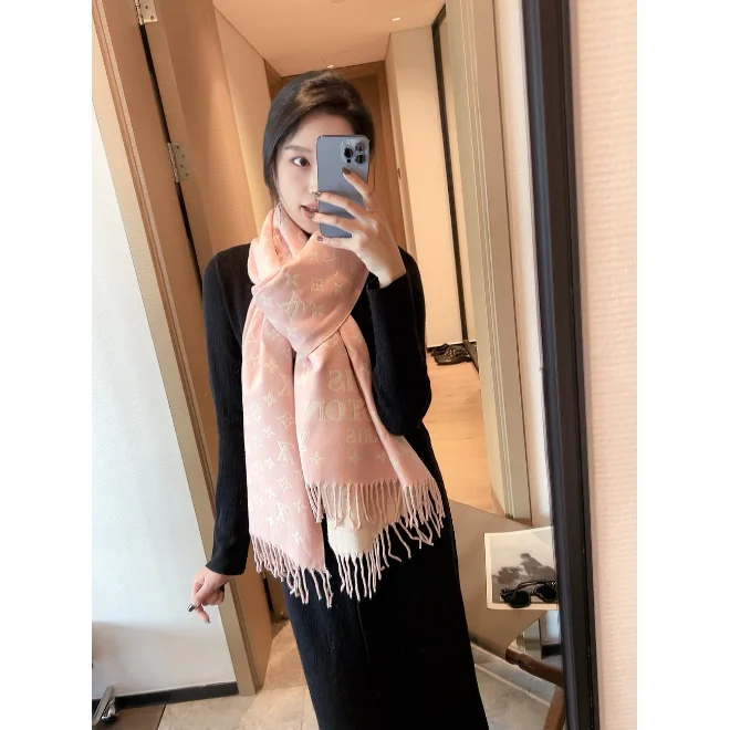 Louis Vuitton Neverfull F-3 Pink Scarf