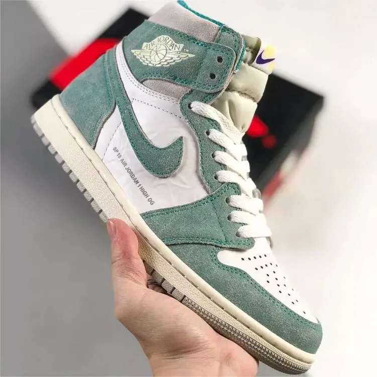 Nike Air Jordan 1 High OG Sail/University Red Sneakers