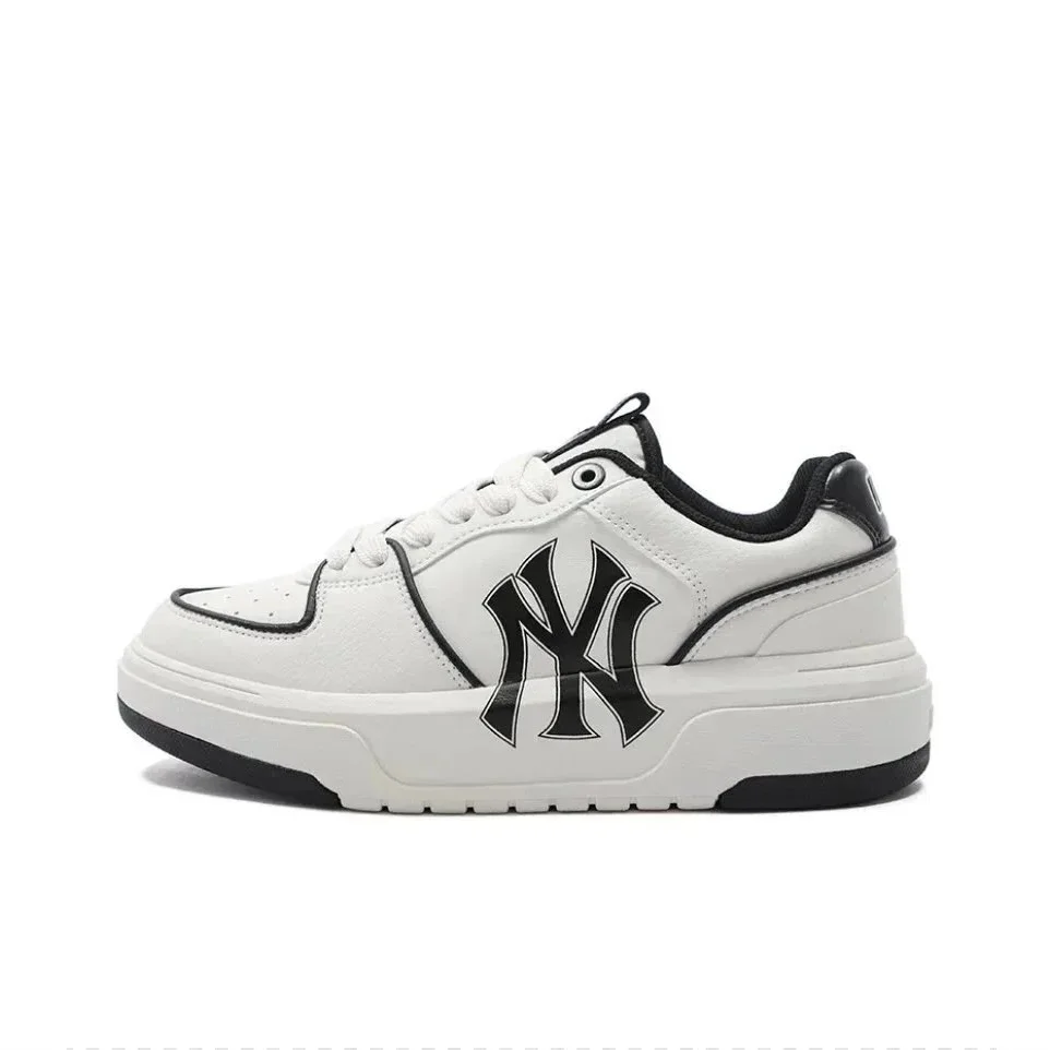 New York Yankees White/Black Sneakers