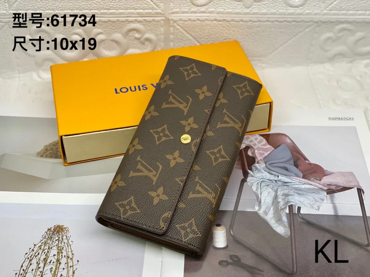 Louis Vuitton Monogram Classic Wallet