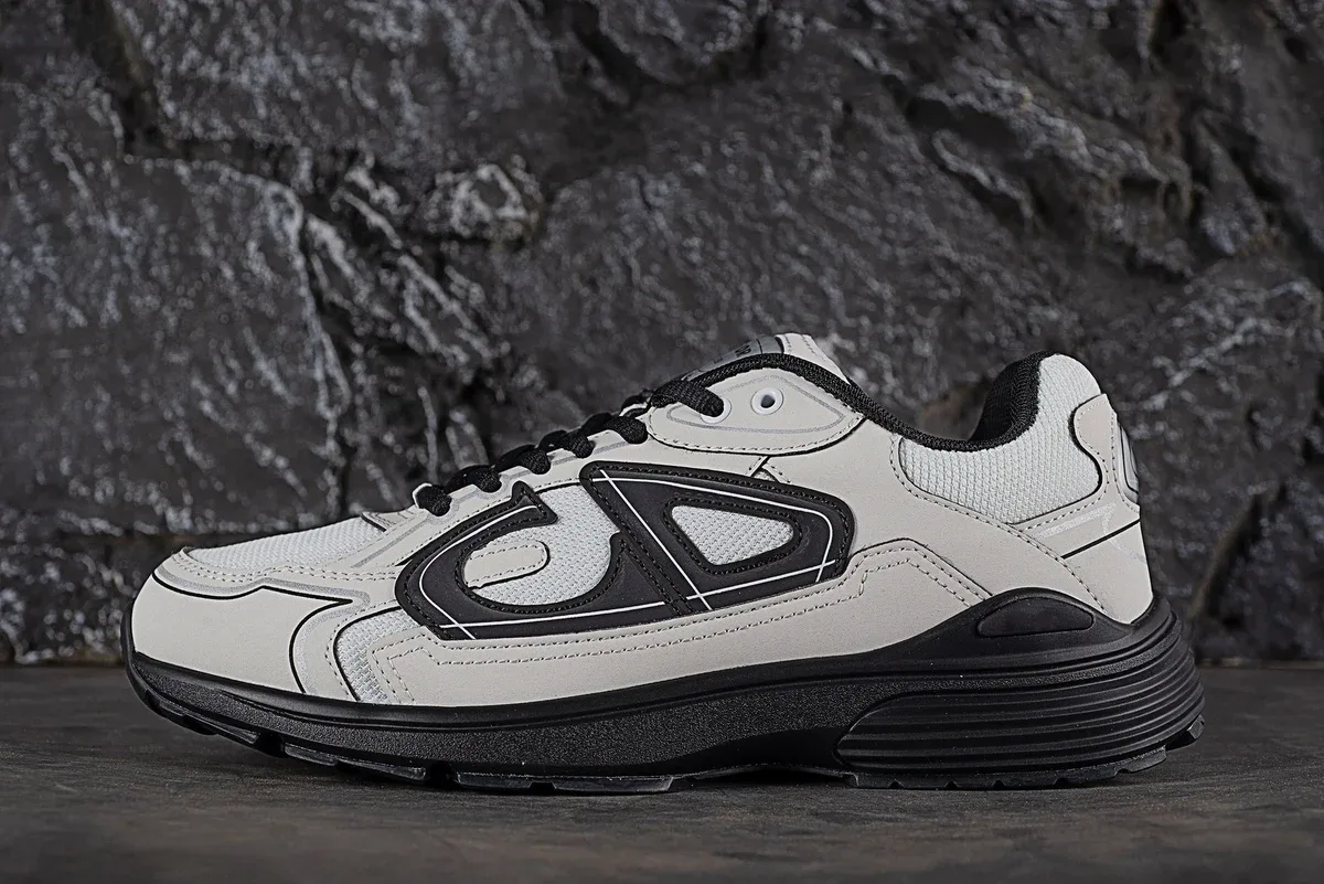 Light Grey/Black Sneakers
