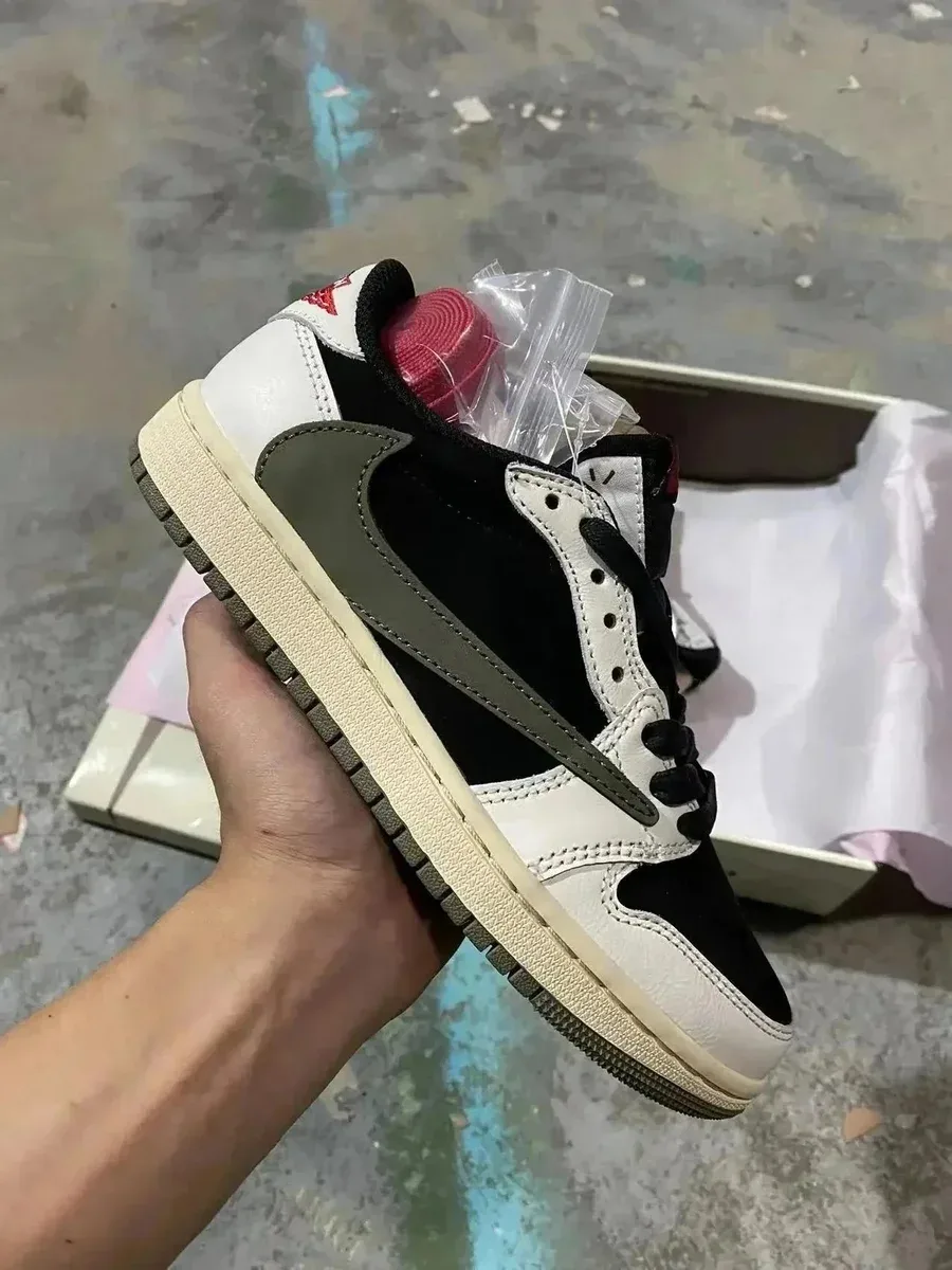 Nike Air Jordan 1 Low Black/White/Green Sneakers