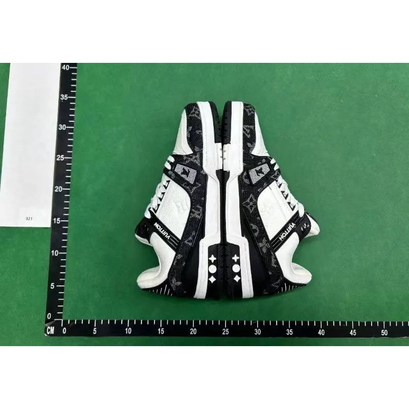 Louis Vuitton LV Trainer Black/White Sneakers