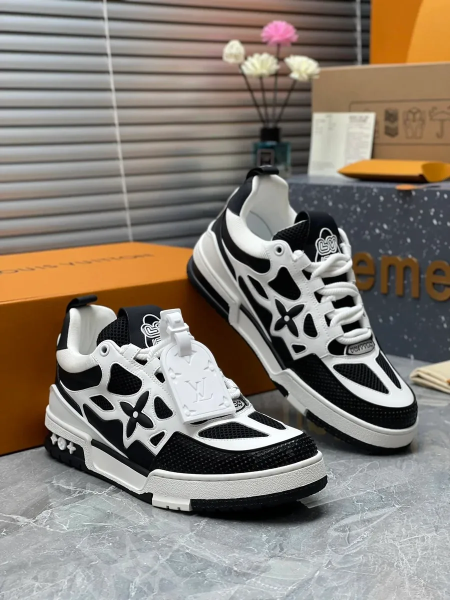 Louis Vuitton LV Trainer Tabi Black/White Sneakers