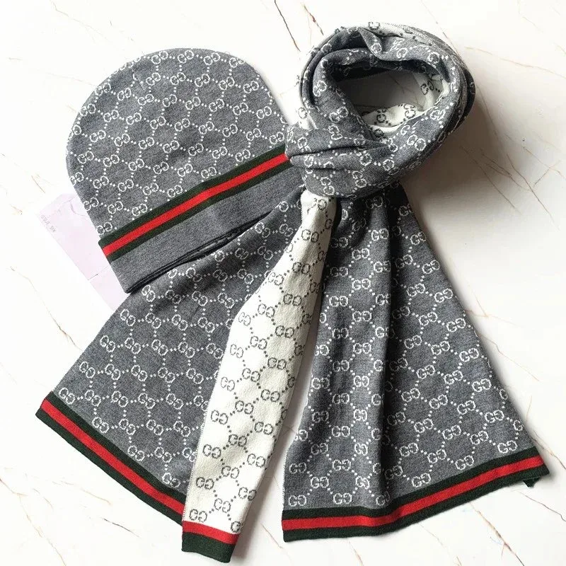 Gucci GG Monogram Scarf & Beanie Set Grey/White