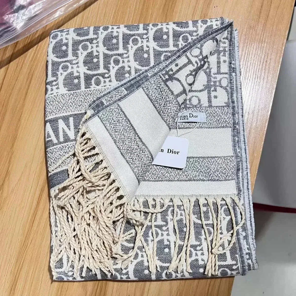 Dior D字母灰色 Scarf