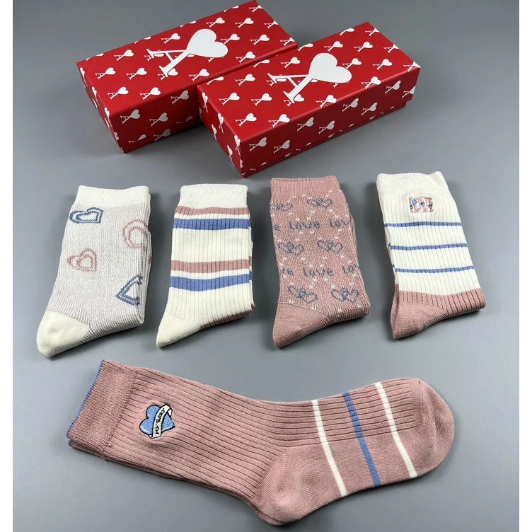 Heart Pattern Socks Set - AMI.3