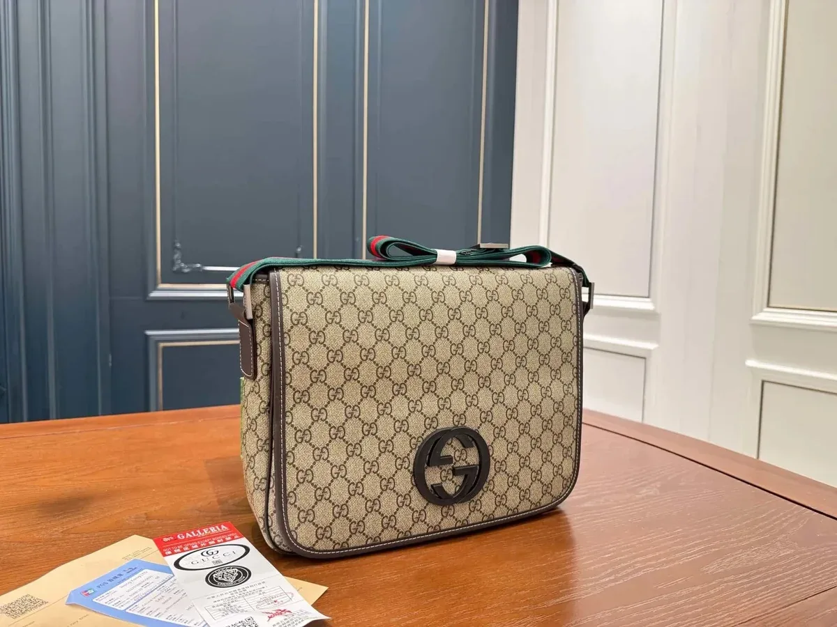 Gucci GG Supreme Beige Messenger Bag