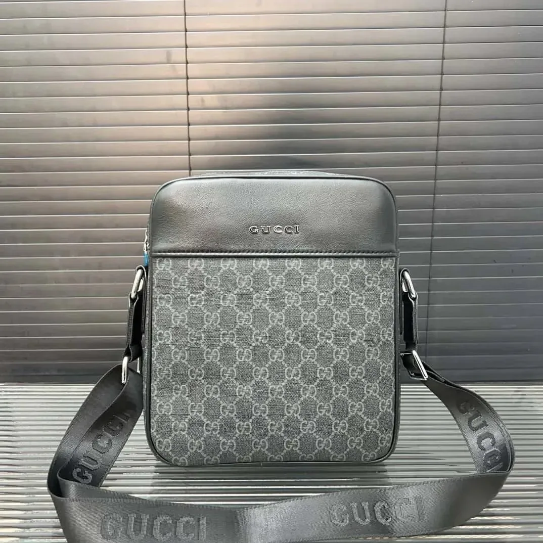 Gucci GG Supreme Black Messenger Bag