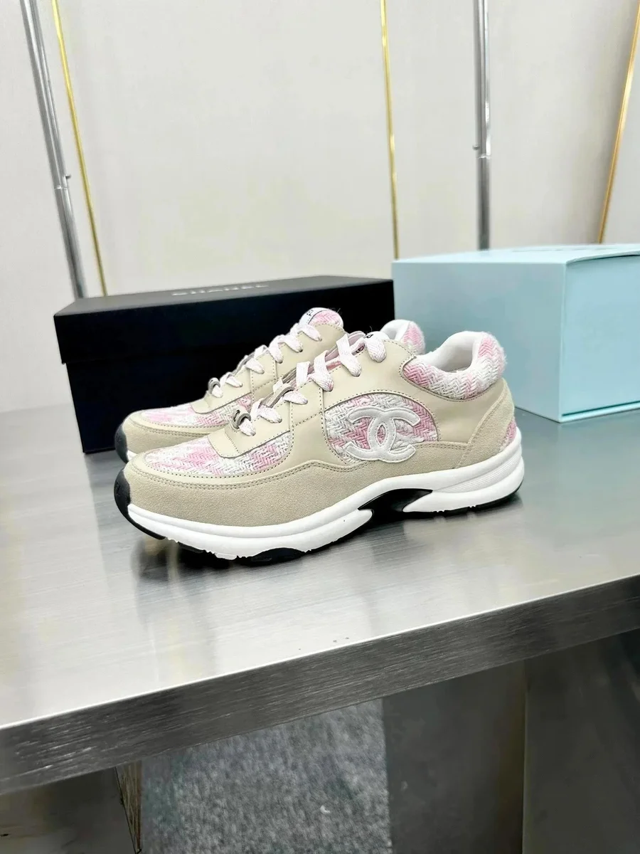 Chanel Runners Beige/Pink Tweed Sneakers