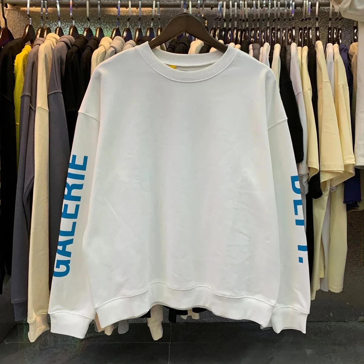 White 'GALERIE' Oversized Sweatshirt
