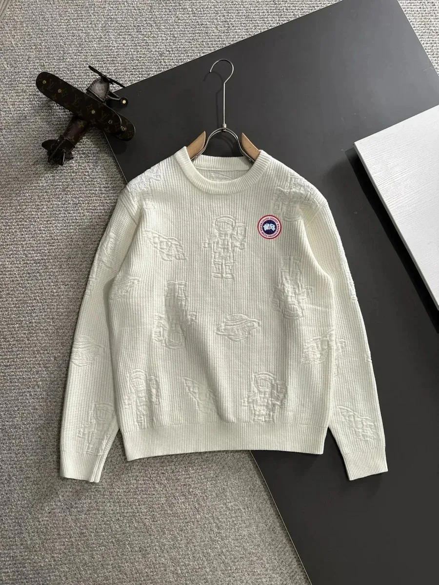 Canada Goose Chilliwack White Crewneck Sweater
