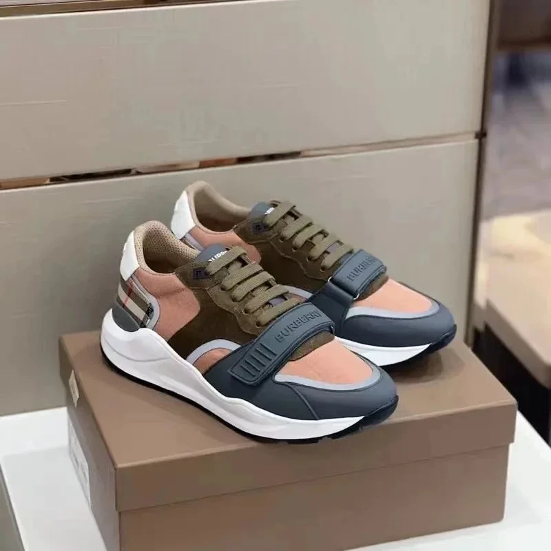 Burberry Classic Runner Beige/Navy Sneakers