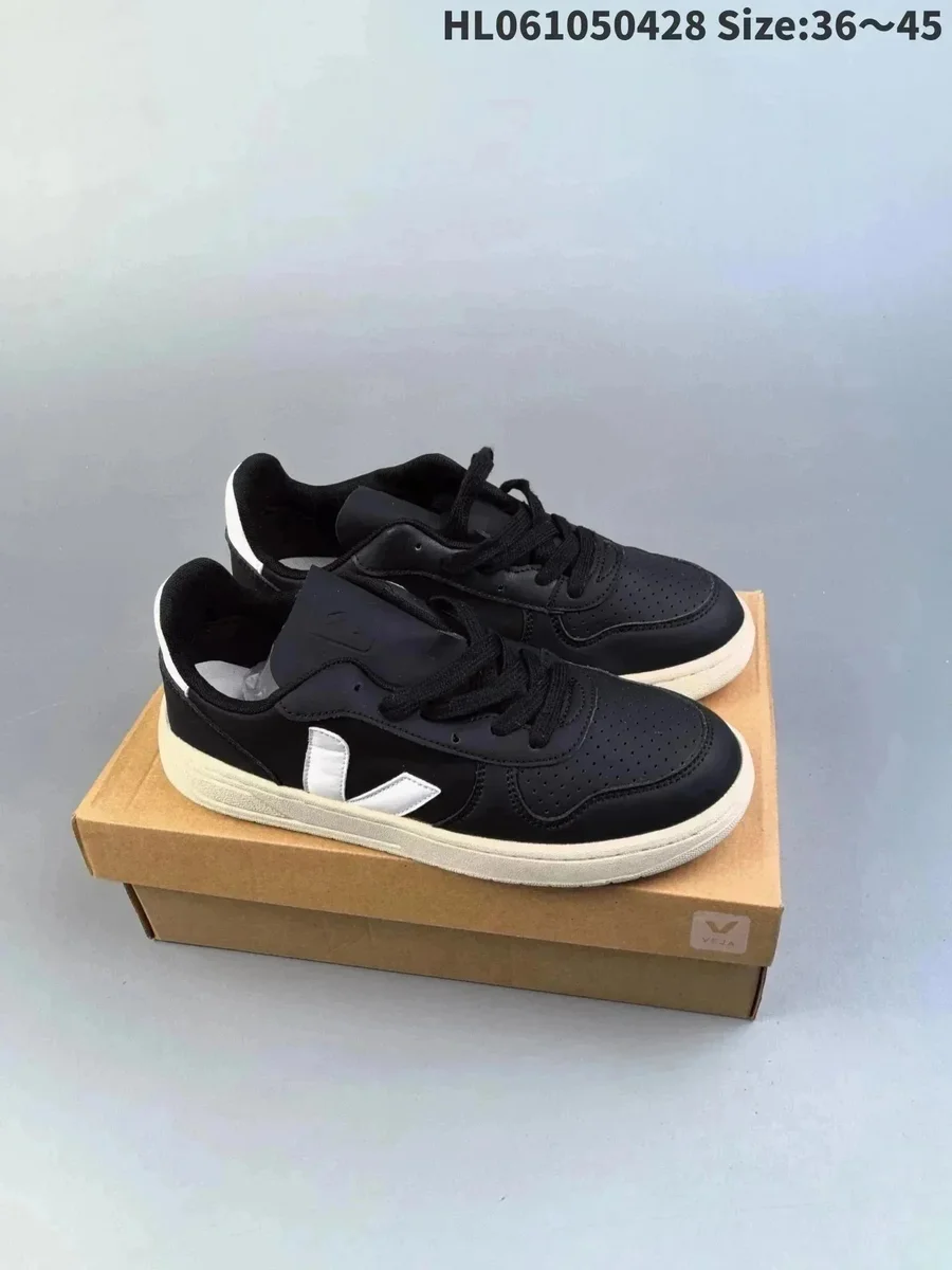 Veja V-10 Black/White Sneakers