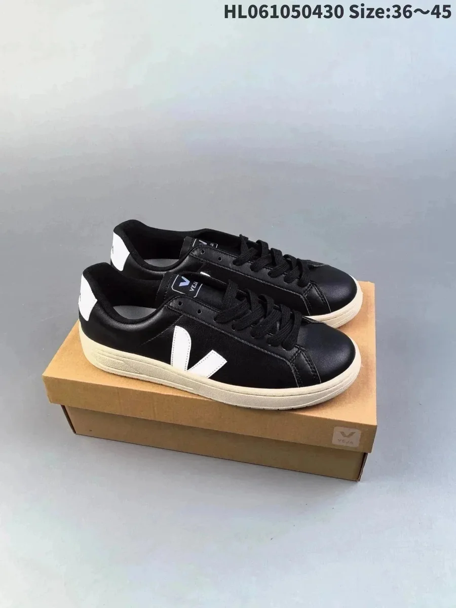 Veja V-10 Black/White Sneakers