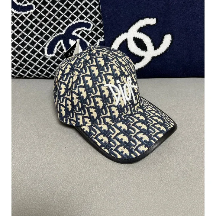 Dior Dior Book Tote Monogram Cap Beige/Navy