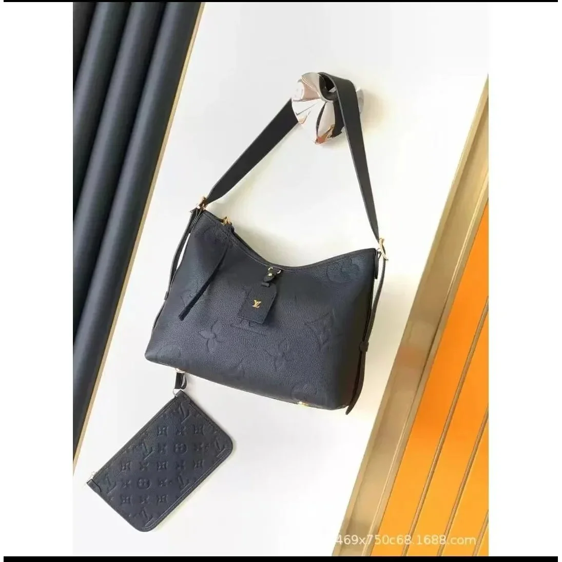 Louis Vuitton Neverfull Monogram Leather Shoulder Bag Black