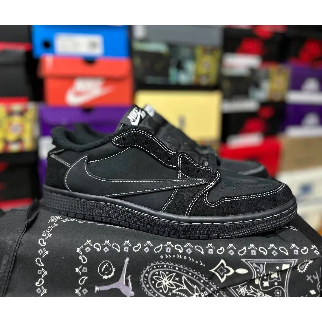 Nike Air Jordan 1 Low Triple Black Sneakers